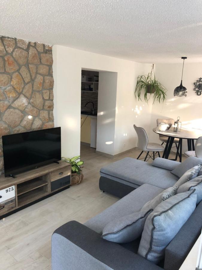 Casa Hortensia Njivice Bagian luar foto